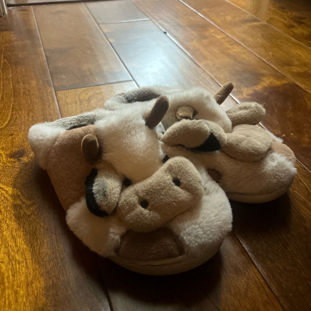 Adorable Cow-Themed Kids Slippers